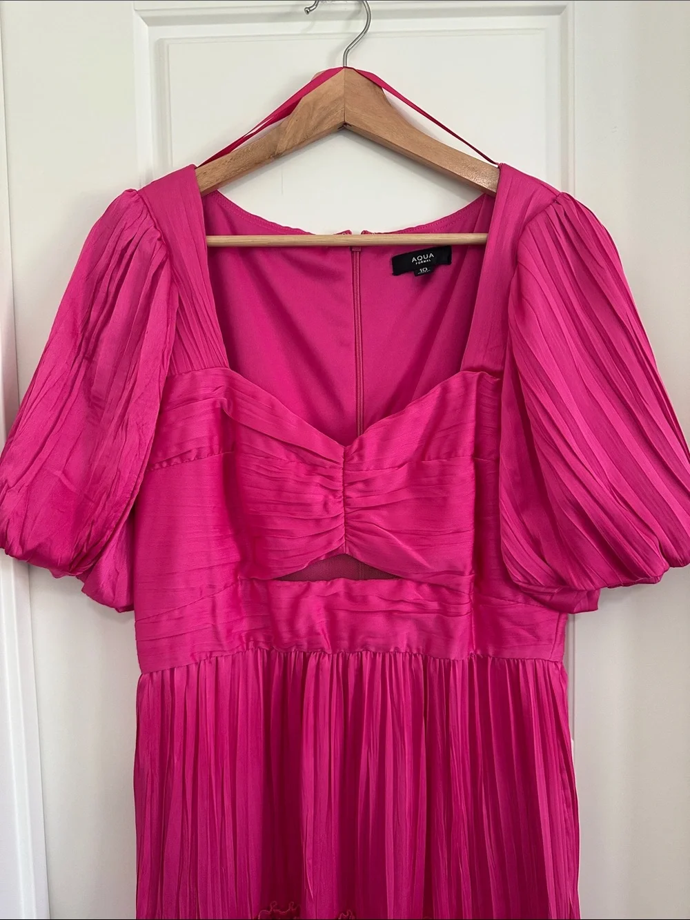 ✨ LIKE NEW ✨ AQUA Bloomingdale’s Pleated Cutout A-Line Formal Gown / Maxi Dress